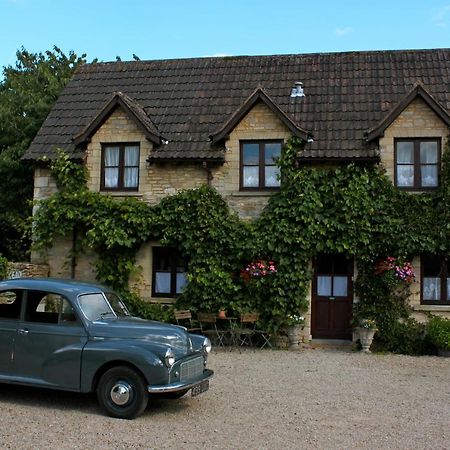 Fosse Farmhouse Holiday Cottages Chippenham  Zewnętrze zdjęcie