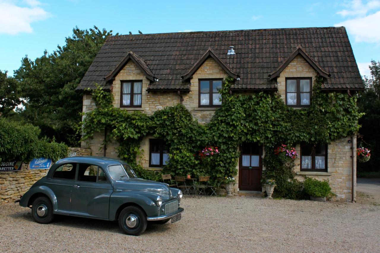 Fosse Farmhouse Holiday Cottages Chippenham  Zewnętrze zdjęcie