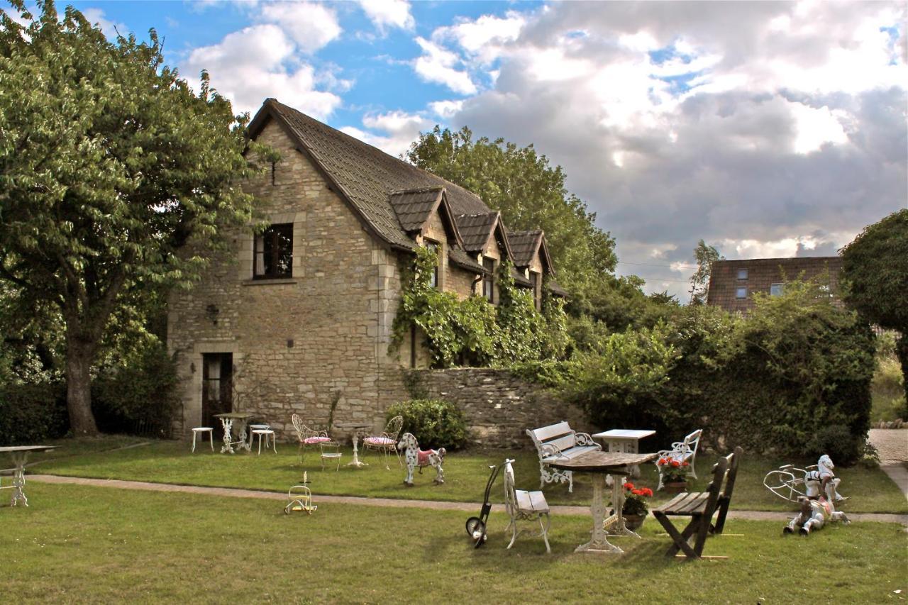 Fosse Farmhouse Holiday Cottages Chippenham  Zewnętrze zdjęcie