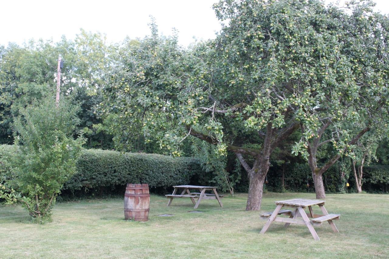 Fosse Farmhouse Holiday Cottages Chippenham  Zewnętrze zdjęcie